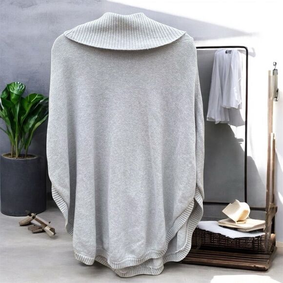 CAbi Grey Cowl Neck Knit Poncho/Sweater/Cape #3003 w/Front Pocket Pouch. Small - Picture 9 of 12